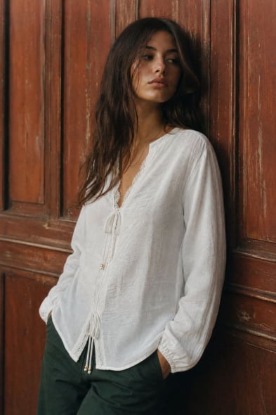 BLOUSE FLUIDE À LIENS NOUÉS