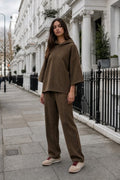 PANTALON À ÉLASTIQUE AVEC COUTURES